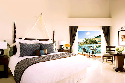 DREAMS LA ROMANA -PREFERRED CLUB HONEYMOON SUITE OCEAN FRONT OFFER 30 OR MORE DAYS ADVANCED BOOKING-